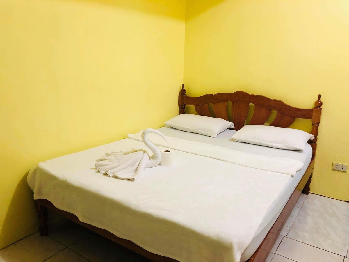 Colors Boutique Hostel Puerto Princesa Dış mekan fotoğraf