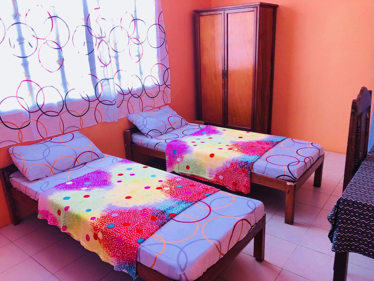 Colors Boutique Hostel Puerto Princesa Dış mekan fotoğraf