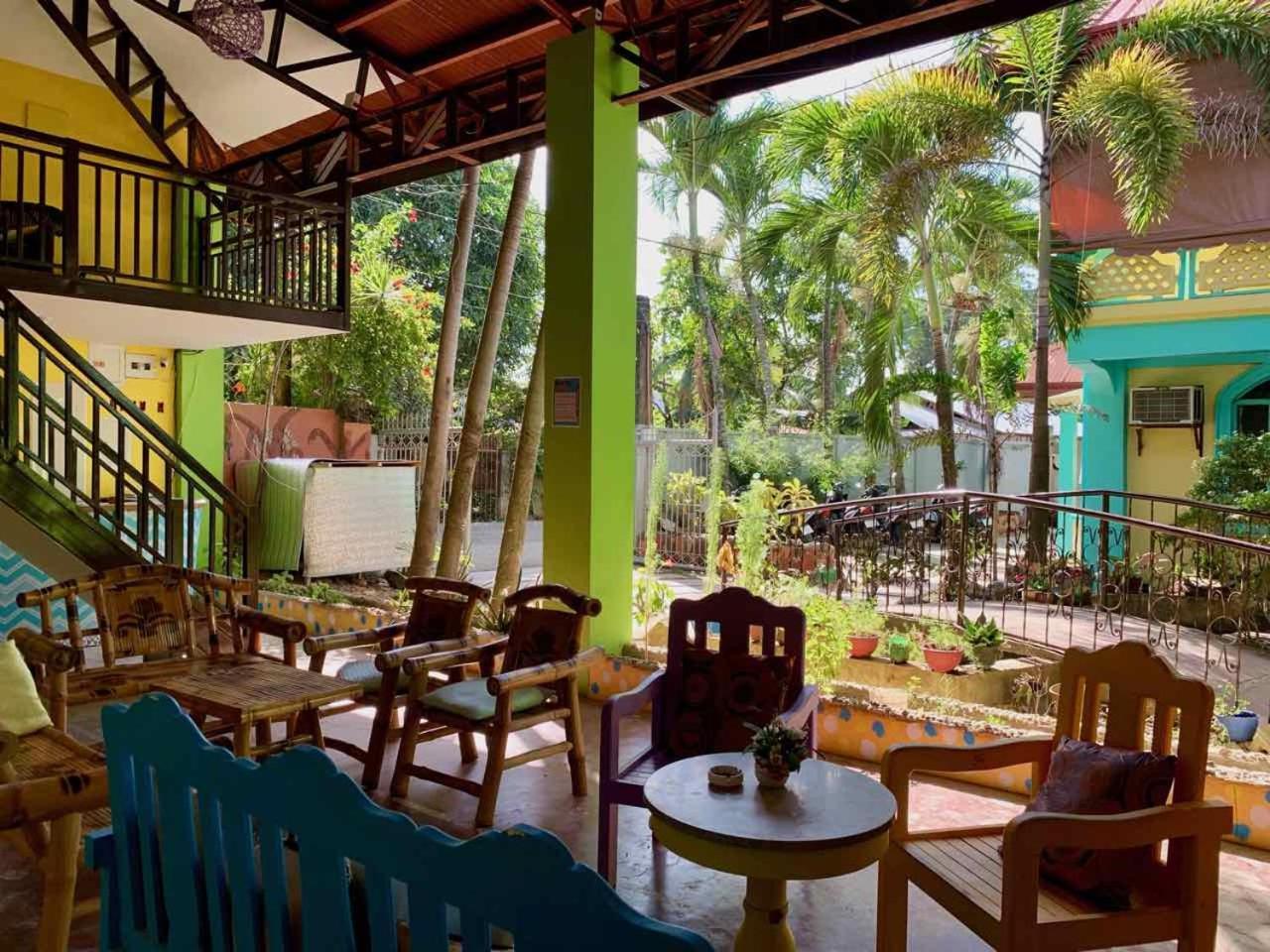 Colors Boutique Hostel Puerto Princesa Dış mekan fotoğraf